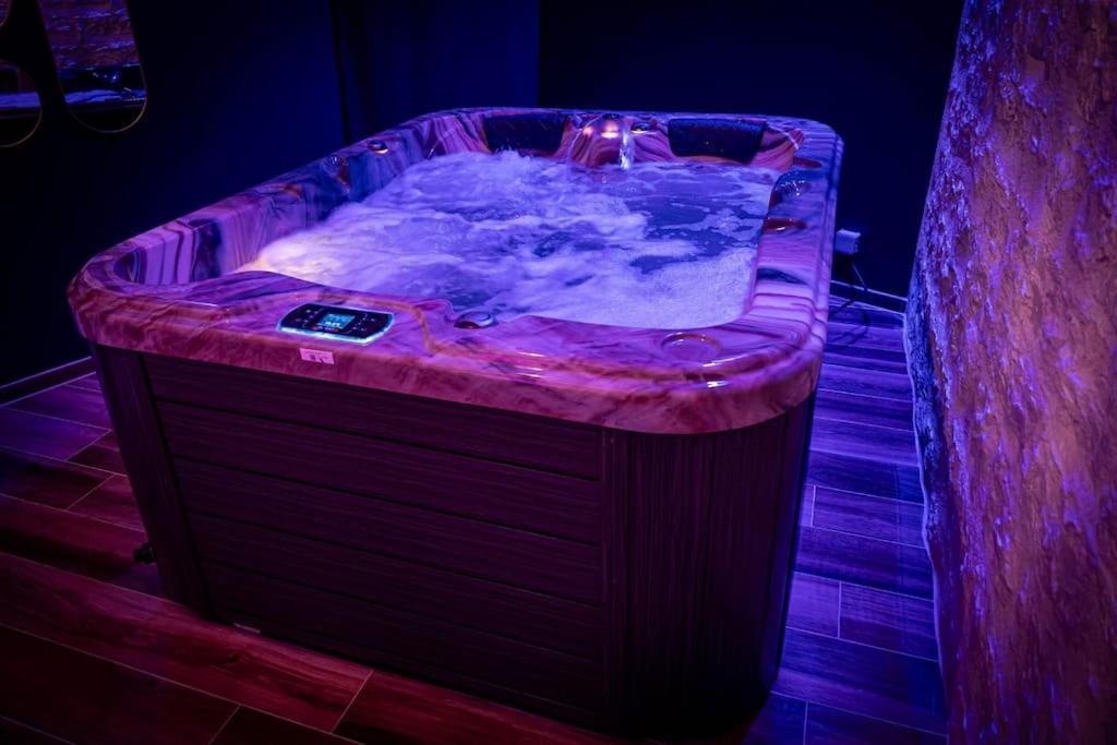 Love Room Spa Privatif Villefranche-sur-Saône Exteriör bild