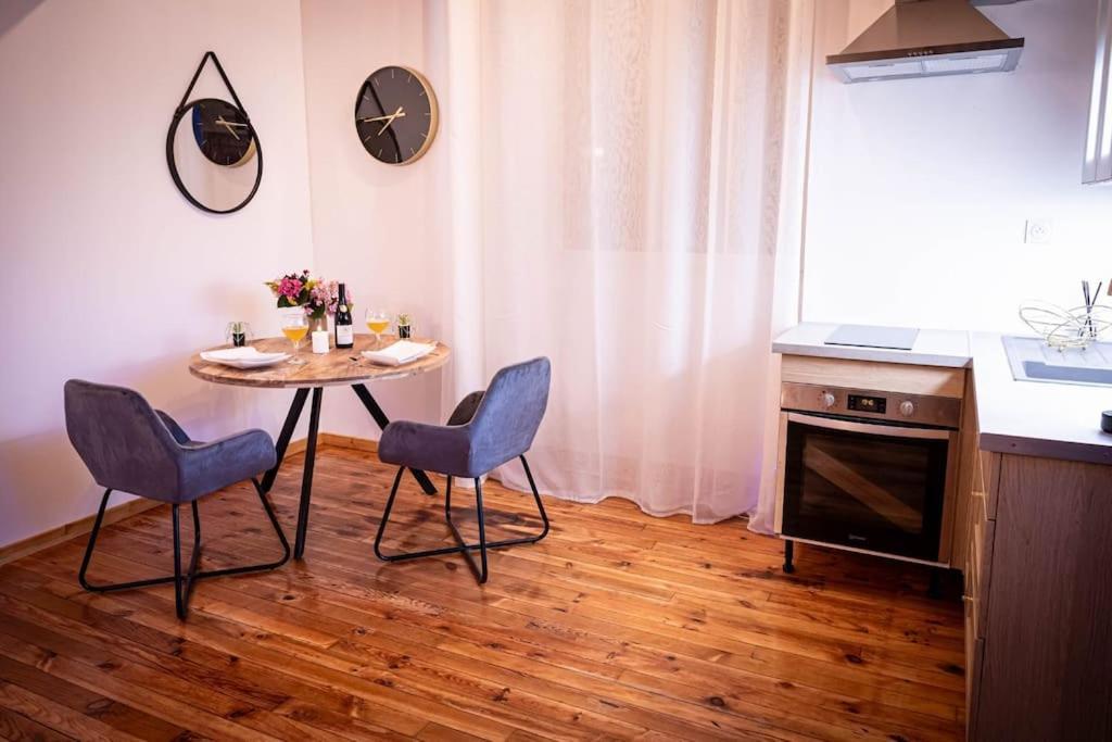 Love Room Spa Privatif Villefranche-sur-Saône Exteriör bild